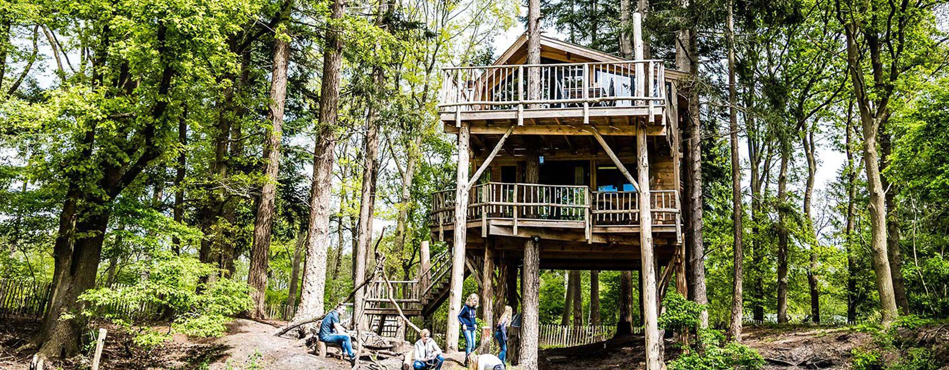 bijzonder-overnachten-in-unieke-boomhut-treehouse